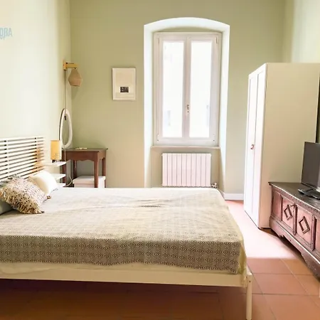 Cadorna 14 Tirabora Short Rent Апартаменти