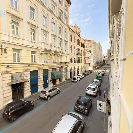 Cadorna 14 Tirabora Short Rent